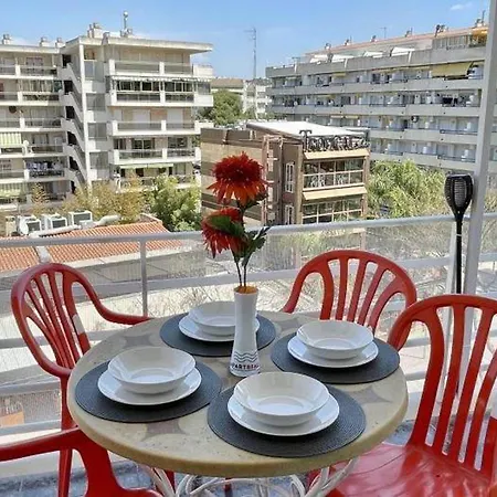 3br-sleeps6-balcony-a C-5min To Apartment Salou