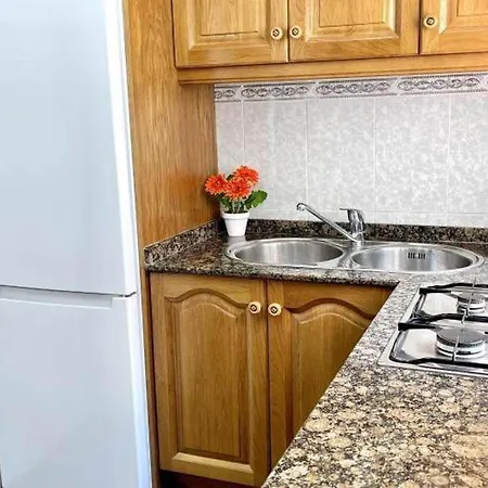 Apartment 3br-sleeps6-balcony-a C-5min To Salou