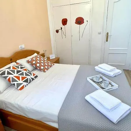 Apartment 3br-sleeps6-balcony-a C-5min To *