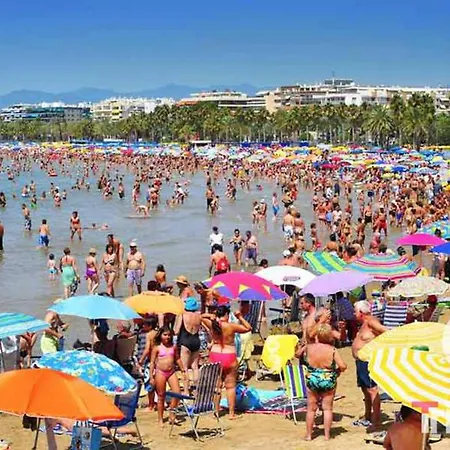 Apartment 3br-sleeps6-balcony-a C-5min To Salou