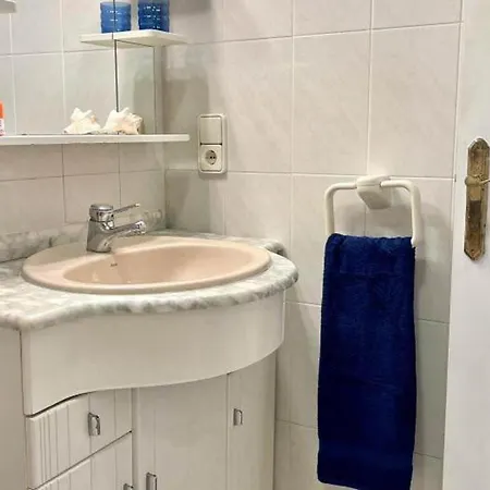 3br-sleeps6-balcony-a C-5min To Salou