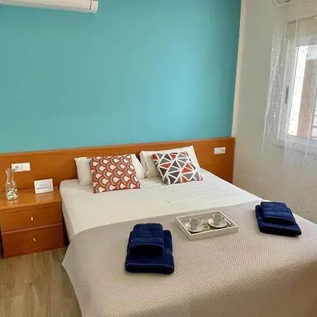 3br-sleeps6-balcony-a C-5min To Apartment Salou